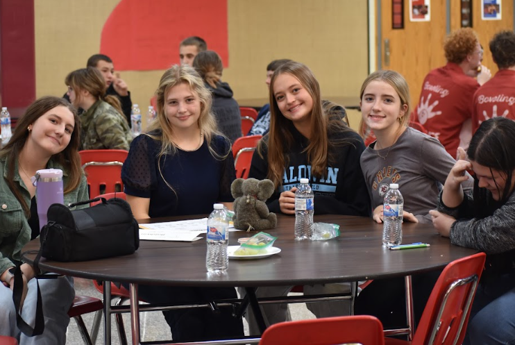 Ali Cramer at a meet (the one in the middle)